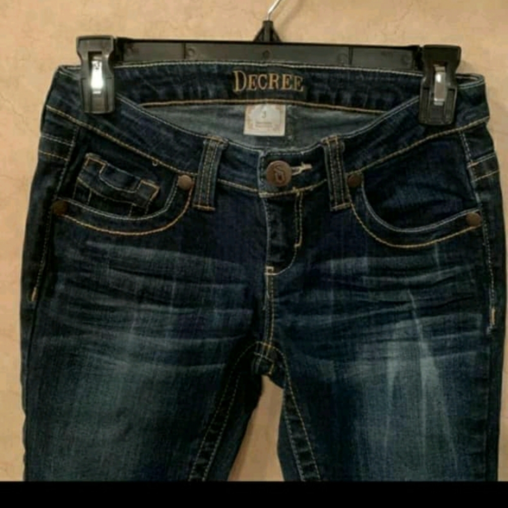 Decree  Jean capris..